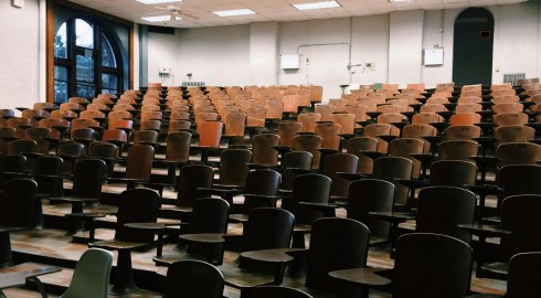 CMS dla wdrożenia serwisu internetowego dla Uczelni. ICEberg CMS 5 - narzędzie obsługujące wiele serwisów - wydziałów, katedr, instytutów, organizacji studenckich i wydarzeń