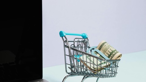 fot. Pexels - Photo By: Kaboompics.com Shoper - co to jest? Zalety i wady. Wdrożenie, integracje, wsparcie, wydajność, rozwój, elastyczność.