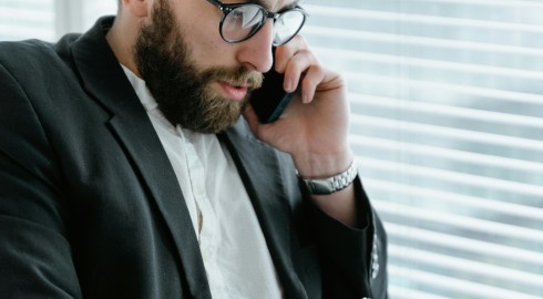 SEO portalu newsowego – długoterminowa strategia wzrostu