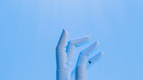 fot. Pexels - Tara Winstead Wykorzystanie sztucznej inteligencji, API i automatyzacji do generowania i publikacji postów w mediach społecznościowych z systemu CMS