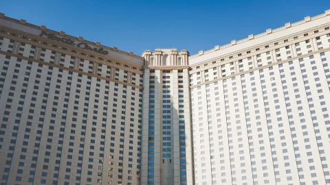 fot. Unsplash - Kenny Eliason Aplikacje mobilne dla restauracji hotelowych. Automatyzacja zamówień i zwiększanie przychodów hoteli i restauracji hotelowych