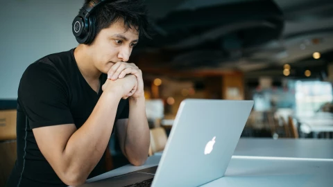 fot. Unsplash - Wes Hicks Wdrożenie LMS do samodzielnego tworzenia kursów online, zarządzania i rozwoju platform e-learningowych