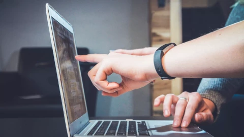 fot. Unsplash - John Schnobrich Hotjar - kompleksowe narzędzie analityki internetowej