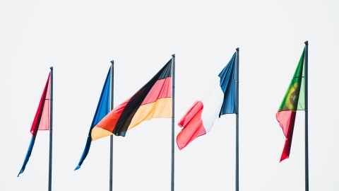 fot. Unsplash - Joshua Fuller Zarządzanie wieloma stronami i wieloma domenami w jednym CMS. Zalety korzystania z systemu CMS Multisite i Multidomain