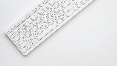 fot. Unsplash - Olena Bohovyk Dostępność cyfrowa e-commerce: kontrast kolorów i nawigacja klawiaturą w praktyce WCAG AA