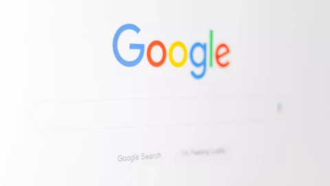 fot. Unsplash - Christian Wiediger Rozszerzone Wyniki Wyszukiwania Google a Schema.org