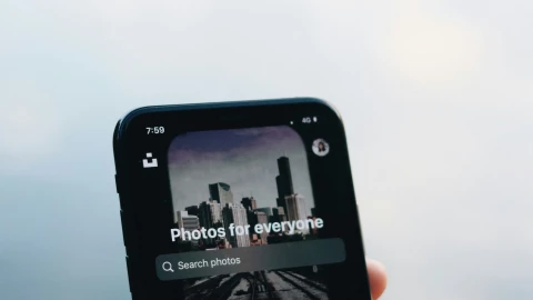 fot. Unsplash - Jessica Mangano Wykorzystanie Twig i Bootstrap do tworzenia portali internetowych płynnie działających na urządzeniach mobilnych