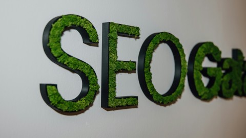 fot. Unsplash - SEO Galaxy Jak pozycjonowanie stron wspiera rozwój e-commerce?